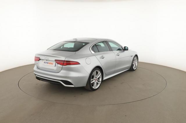 Jaguar Xe image 1