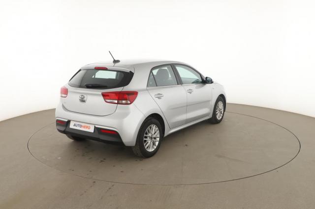 Kia Rio image 3