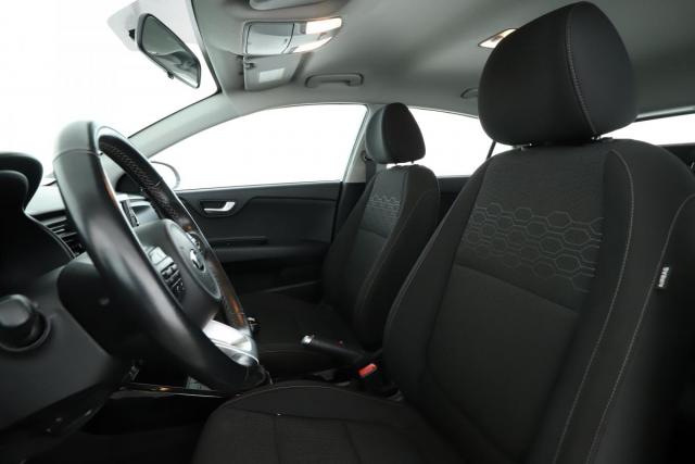 Kia Rio image 5