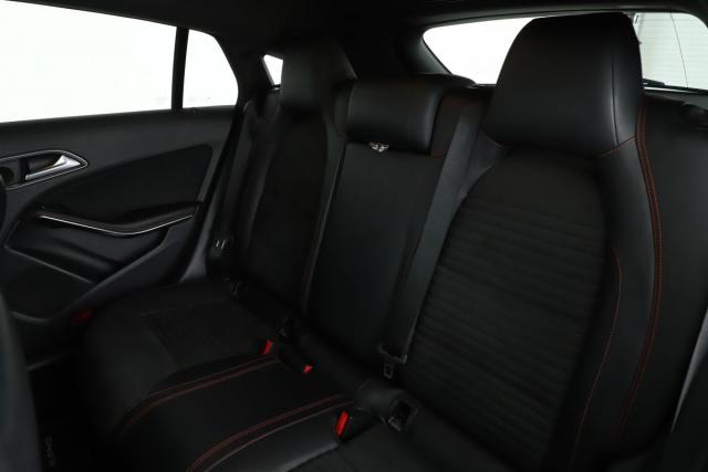 Mercedes Benz Cla Shooting Brake image 9