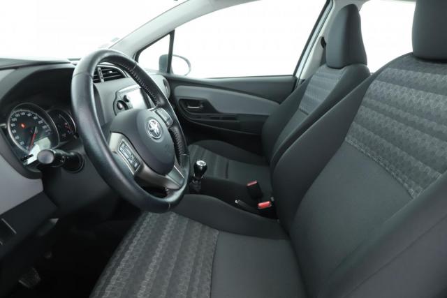 Toyota Yaris image 2