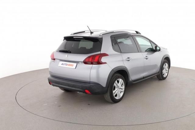 Peugeot 2008 image 8