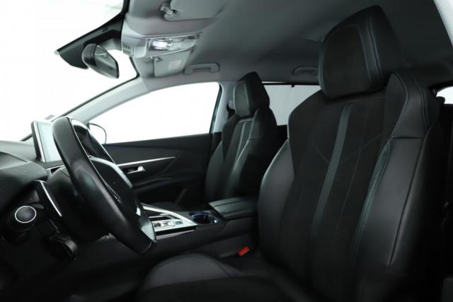 Peugeot 5008 image 1