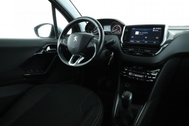 Peugeot 208 image 5