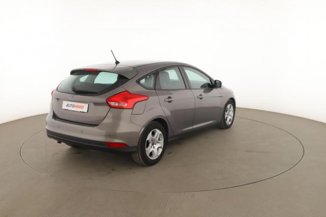 Ford Focus image 3