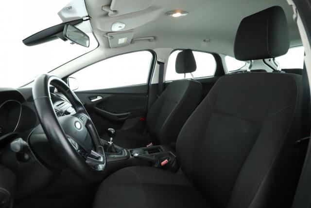 Ford Focus image 8