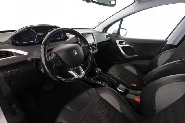 Peugeot 2008 image 3