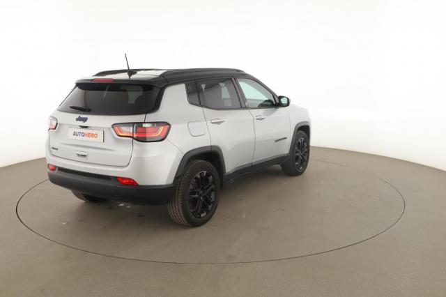 Jeep Compass image 9