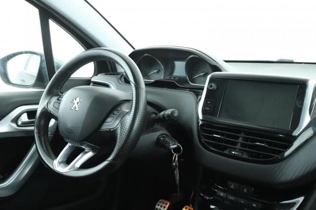 Peugeot 2008 image 2