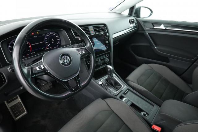 Volkswagen Golf image 6