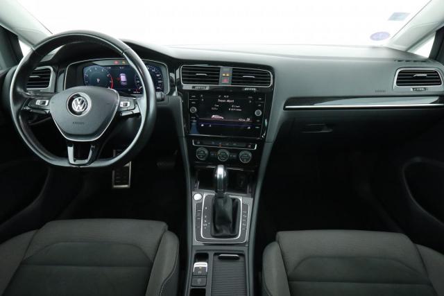 Volkswagen Golf image 3