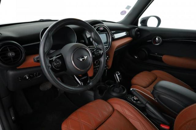 Mini Cabrio image 2