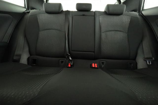 Toyota Prius image 7