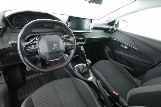 Peugeot 208 image 9