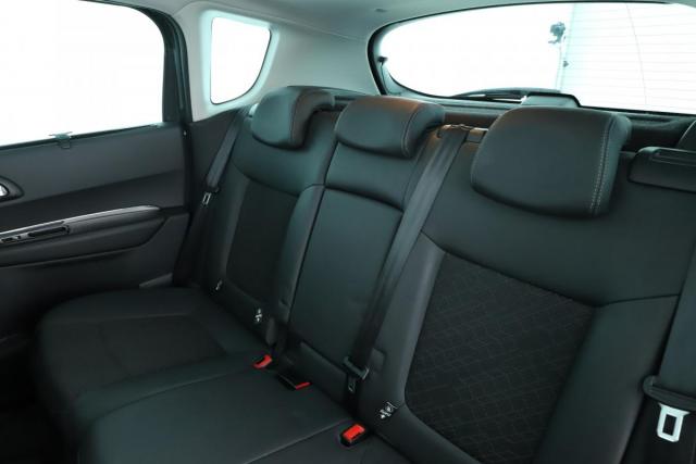 Peugeot 3008 image 2