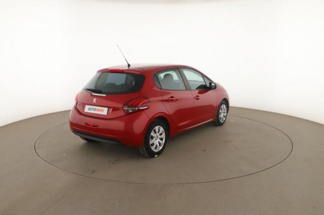 Peugeot 208 image 5