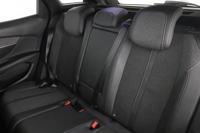 Peugeot 3008 image 8