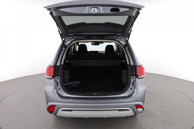 Mitsubishi Outlander image 4