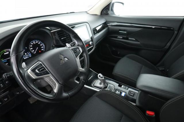 Mitsubishi Outlander image 3