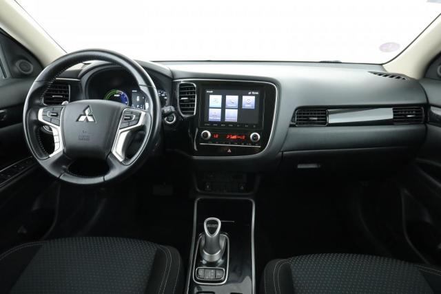 Mitsubishi Outlander image 8