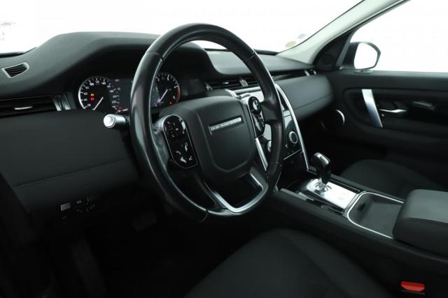 Land Rover Discovery Sport image 3