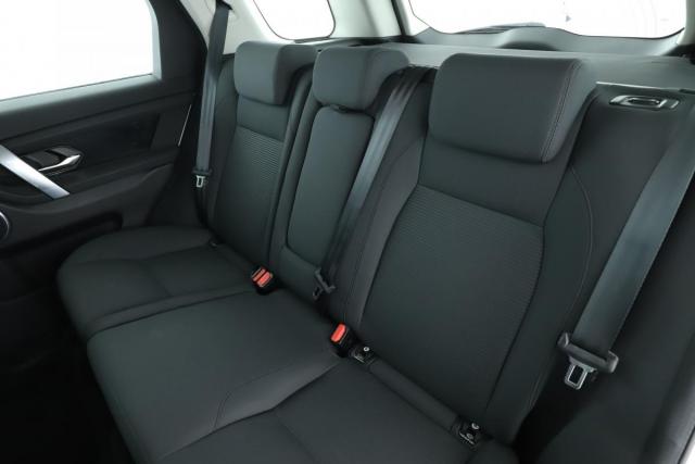 Land Rover Discovery Sport image 9