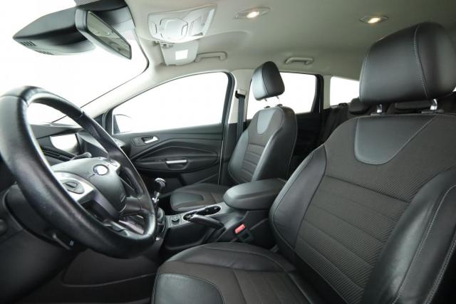 Ford Kuga image 3