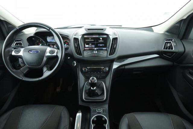 Ford Kuga image 7