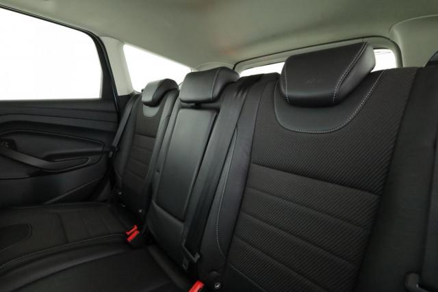 Ford Kuga image 9