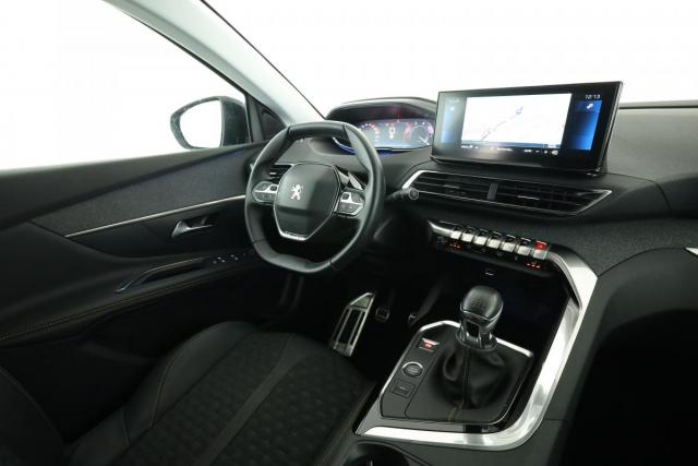 Peugeot 3008 image 2