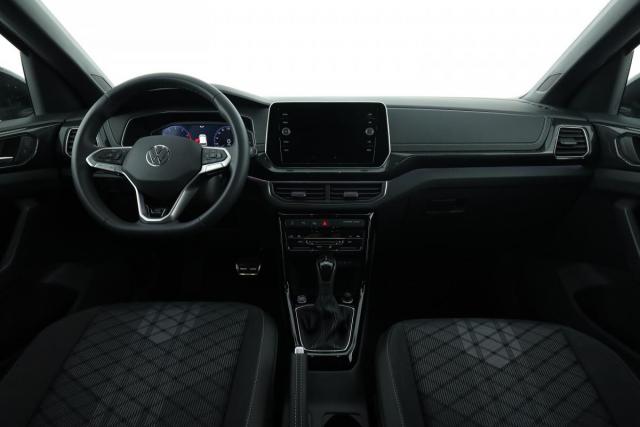 Volkswagen T-Cross image 2