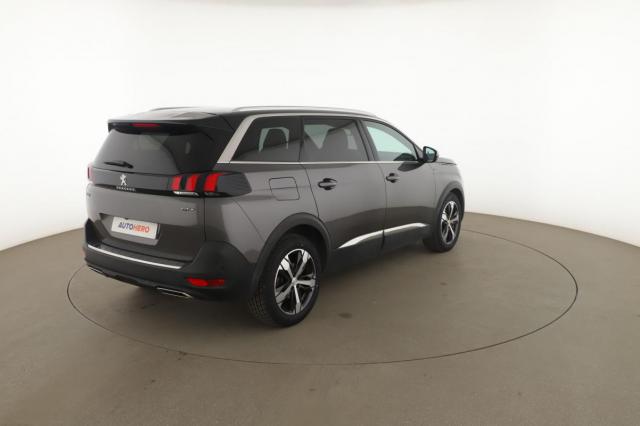 Peugeot 5008 image 8