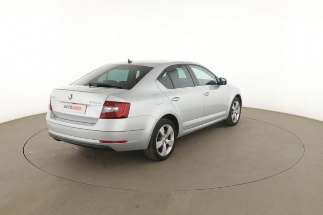 Skoda Octavia image 5