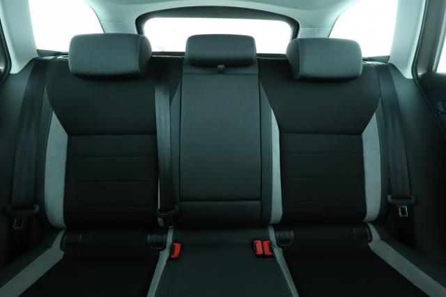 Skoda Octavia image 8