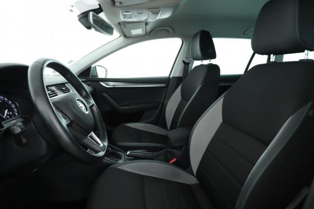 Skoda Octavia image 4