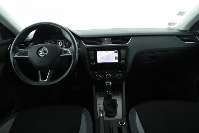 Skoda Octavia image 7