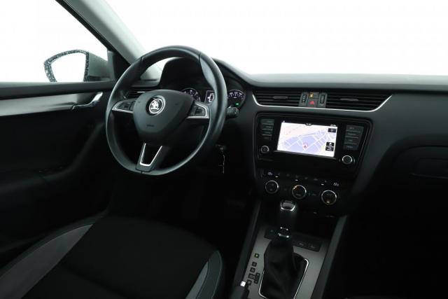 Skoda Octavia image 2