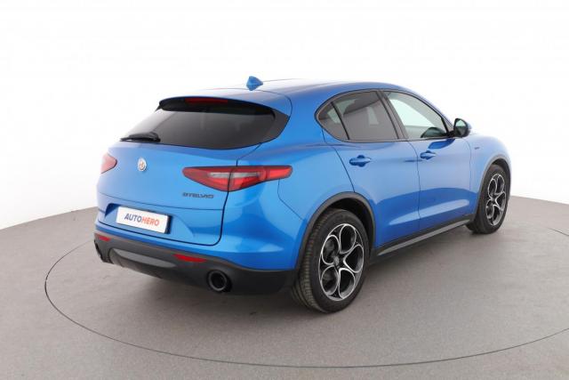 Alfa Romeo Stelvio image 6
