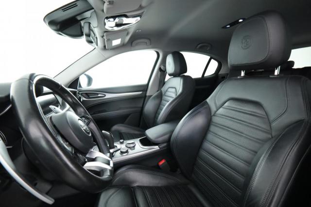 Alfa Romeo Stelvio image 4