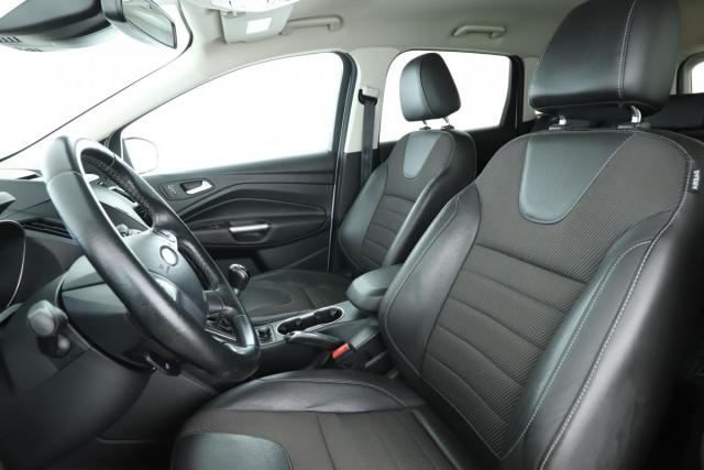 Ford Kuga image 7