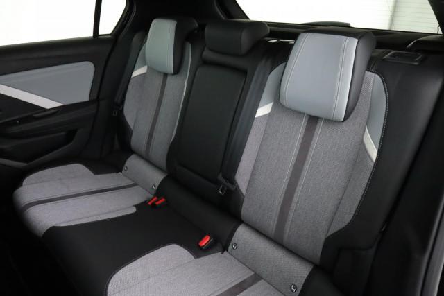 Opel Astra image 2
