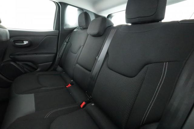 Jeep Renegade image 8