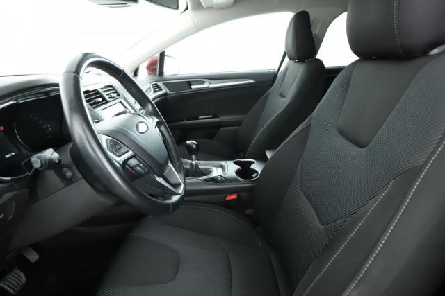 Ford Mondeo image 8