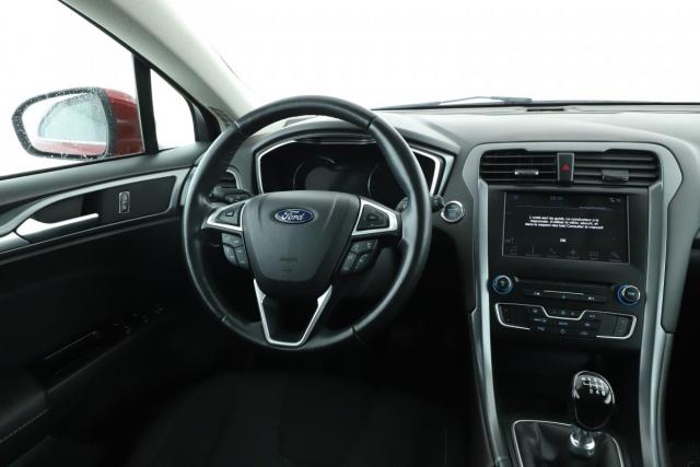 Ford Mondeo image 9