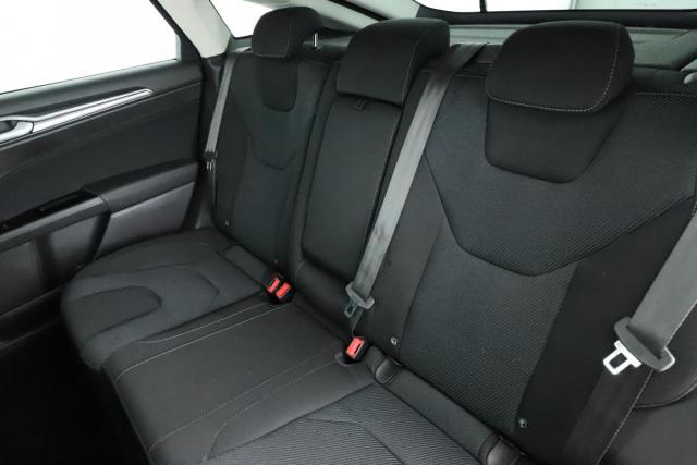 Ford Mondeo image 6