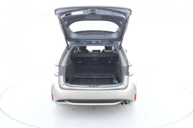 Toyota Corolla Touring Sports image 4