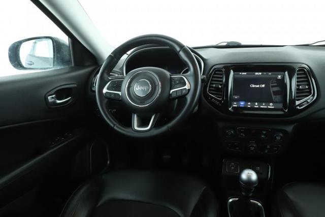 Jeep Compass image 5