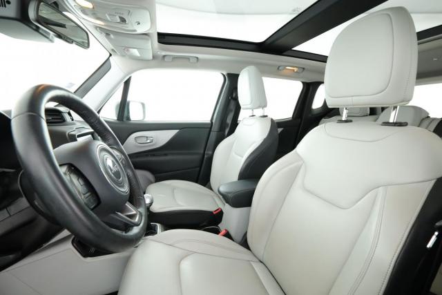 Jeep Renegade image 8