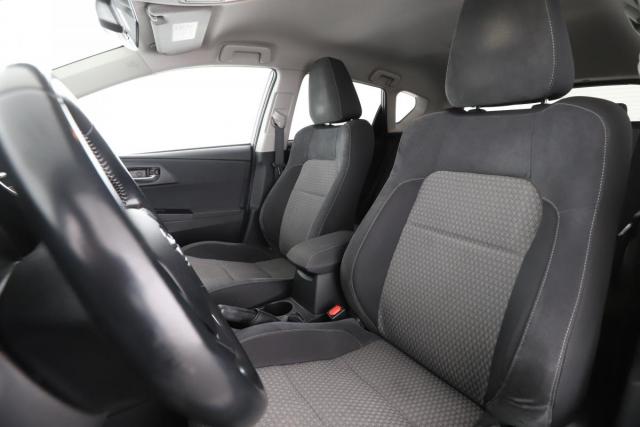 Toyota Auris image 1