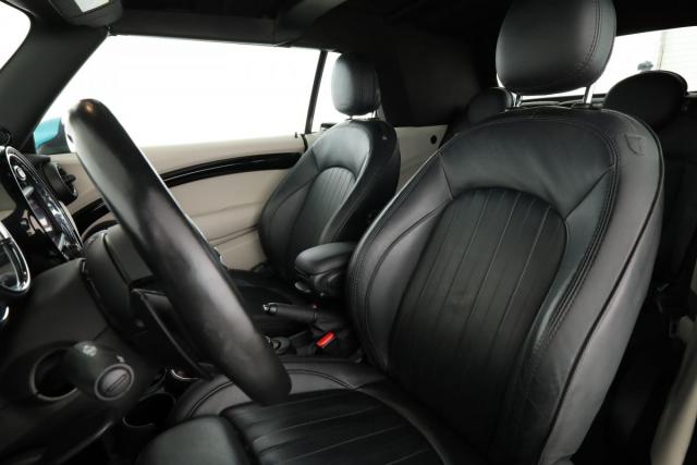 Mini Cabrio image 6